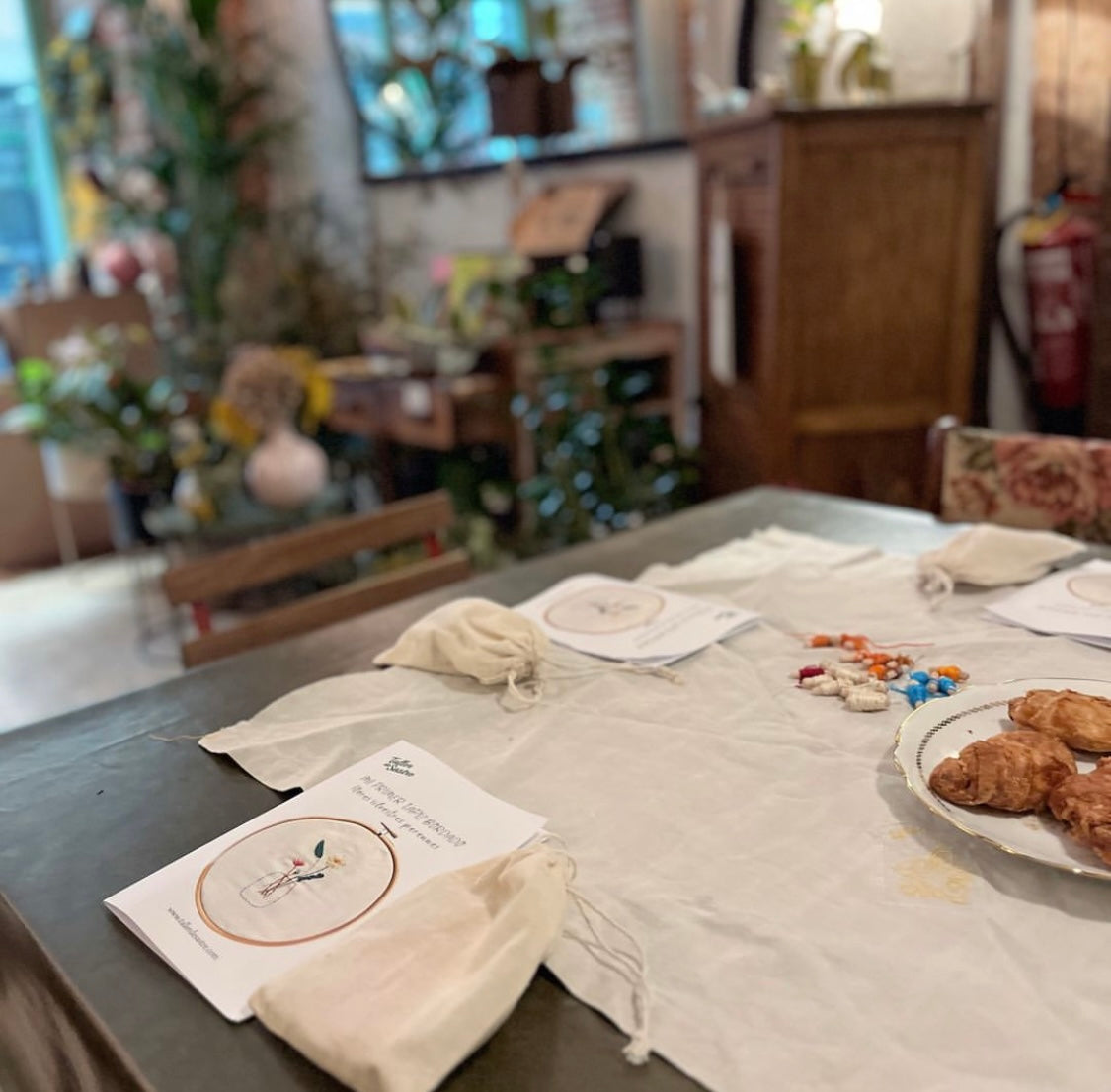 Vale de sastre para taller de bordado